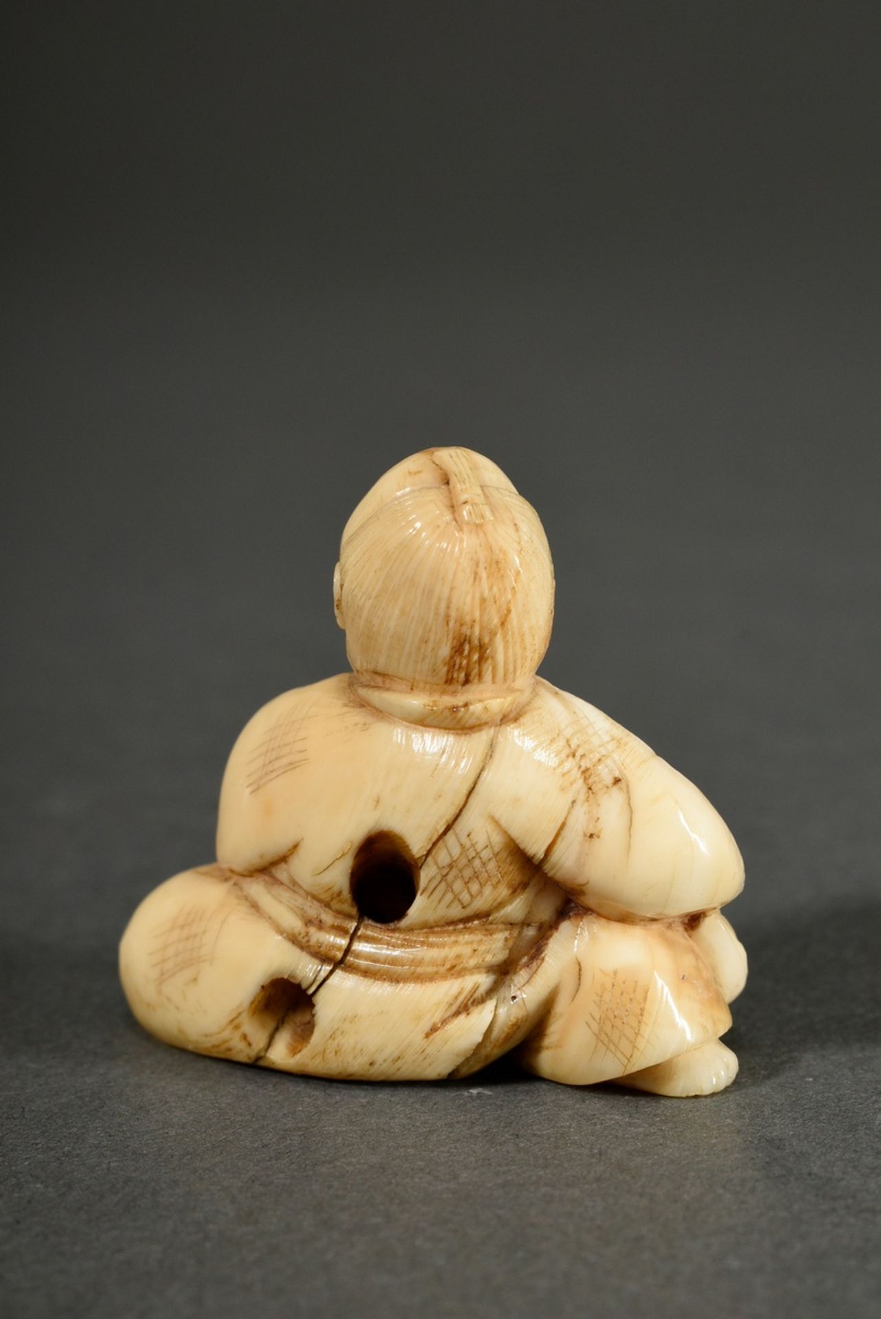 2 Various animal tooth netsuke: ‘Blind man with stick’ (h. 4.8cm) and ‘Sitting man with clam’ (h. 3 - Image 7 of 9