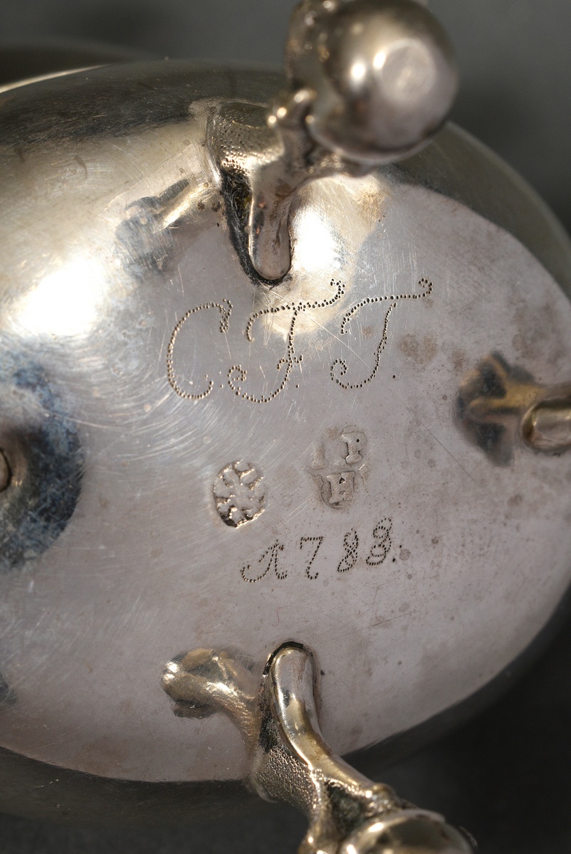 Pair of oval salvers on claw-and-ball feet, base engraved ‘CFT 1783’, not interpreted MM: IPH, city - Image 4 of 6