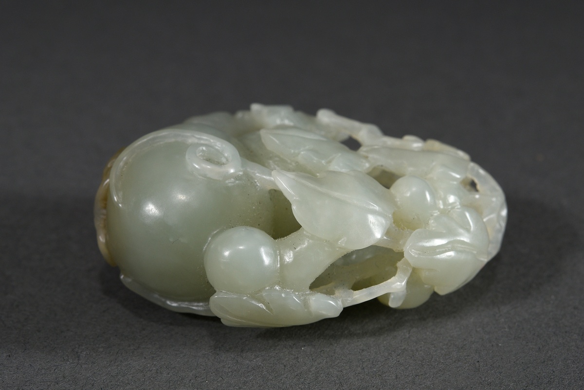 Bright jade toggle "Hulu gourds and butterfly", China, 6x4.2x1.8cm - Image 5 of 5