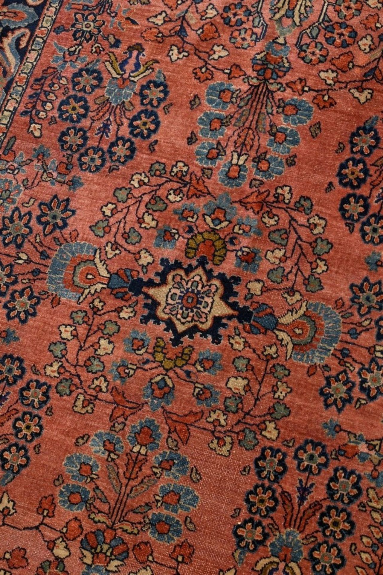 Sarough Lilihan with floral pattern on a light red field and ornamental main border on dark blue be - Image 3 of 7