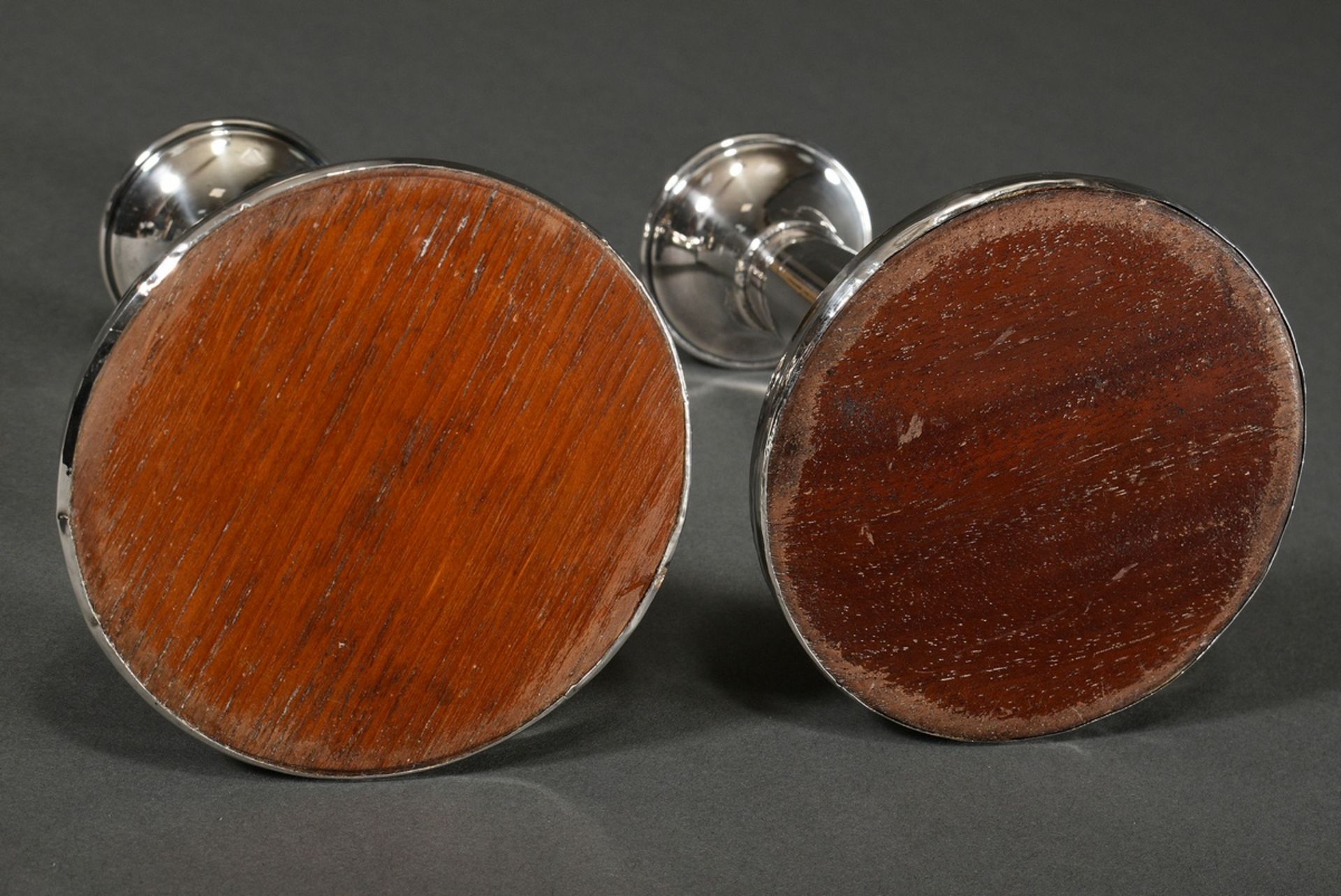 2 Plain candlesticks on a round foot with wooden base plate, MM: William Devenport, Birmingham 1909 - Image 3 of 3