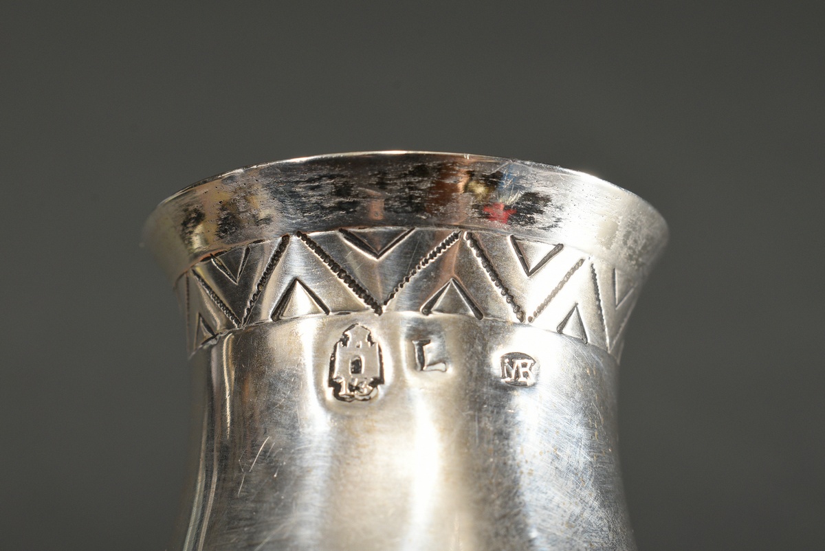 2 schnapps cups with sparse leaf and spike decoration on a baluster body, unmarked MM: MK, Budapest - Image 4 of 4