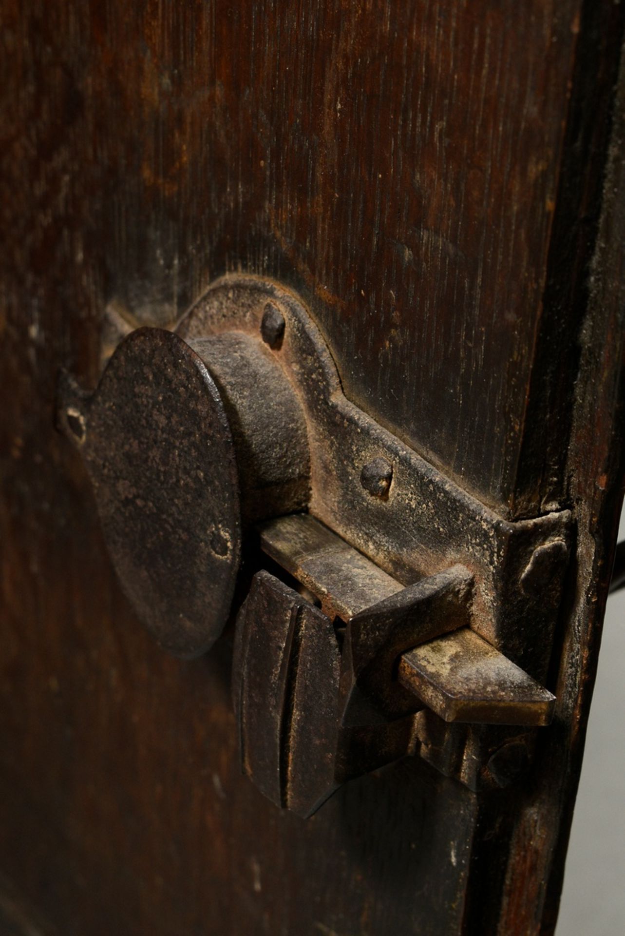 Kleiner Eichen Hängeschrank mit eingelegten Dekorationen "Sterne, Blüten und Schachbrettmuster" sow - Bild 6 aus 7