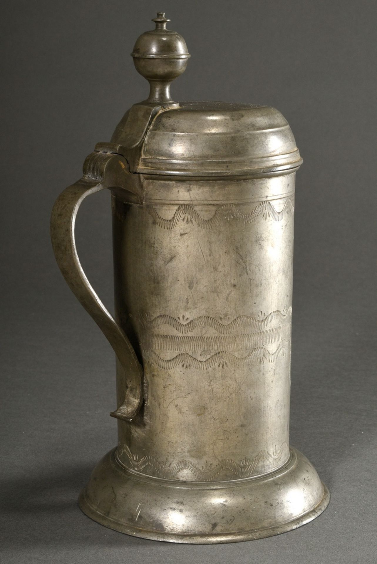 Pewter tankard in cylindrical form with wide flared base, domed hinged lid with spherical thumb res - Image 3 of 9
