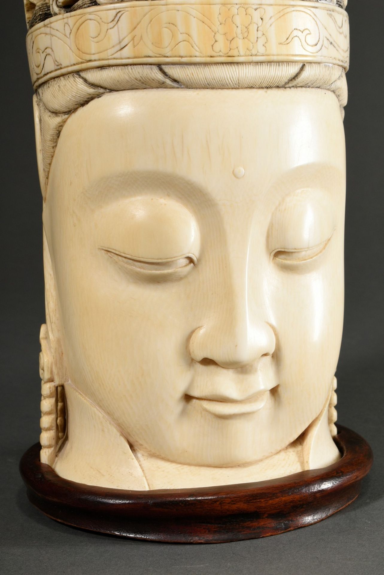 Large ivory carving ‘Head of Guanyin’ with openwork crown and depiction of Buddha with two adorants - Image 2 of 11