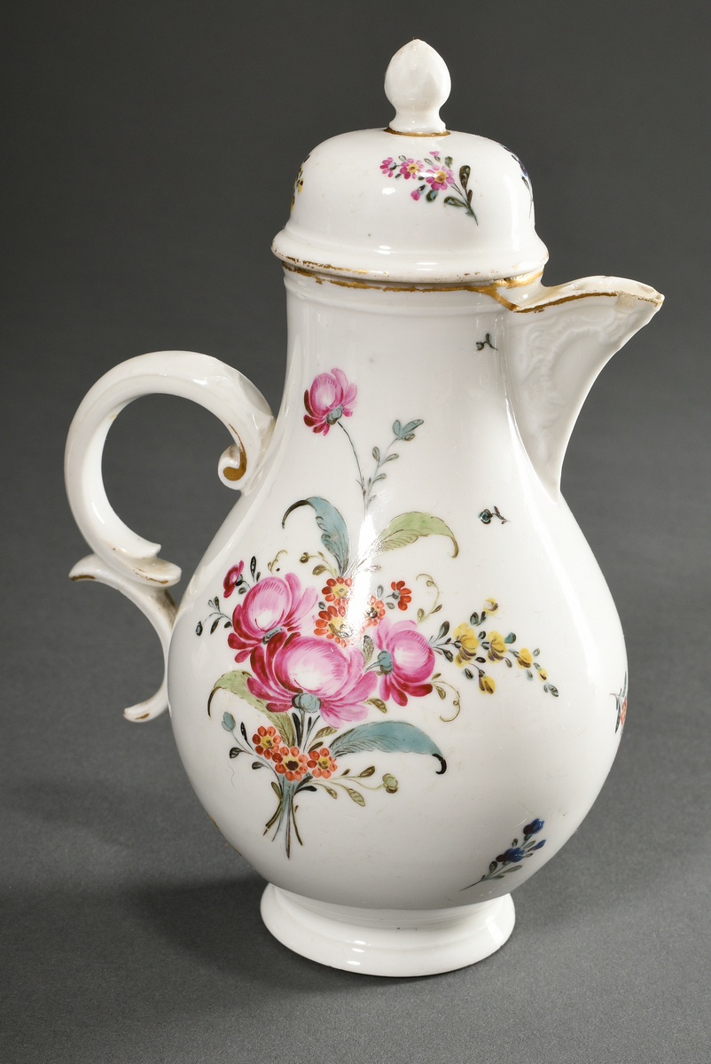 8 Various early porcelain pieces with fine polychrome flower painting, 1st half 18th c., consisting - Image 4 of 25