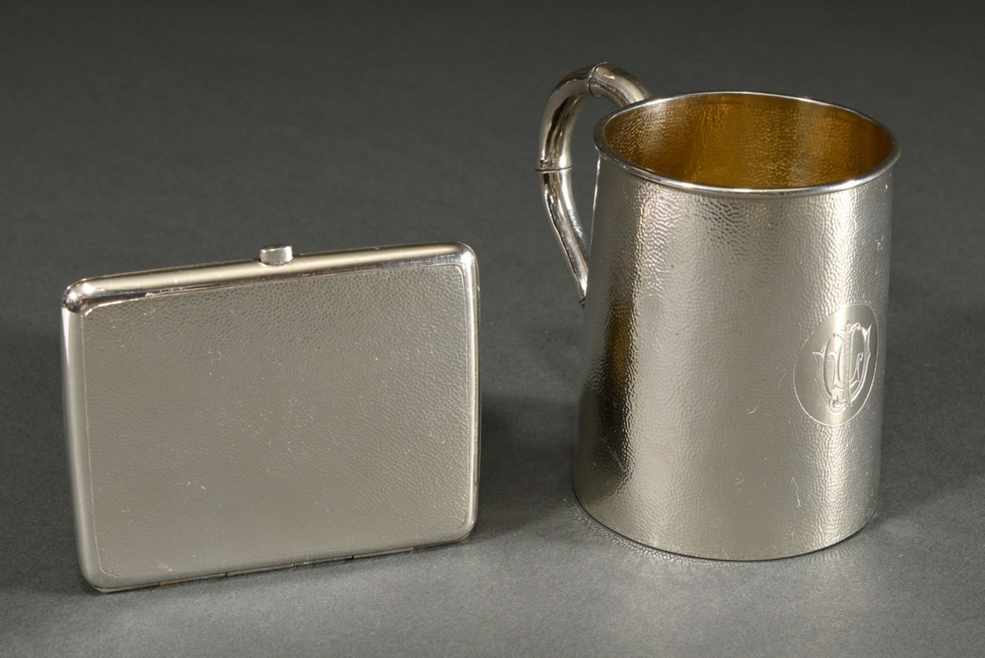 2 Various pieces of Chinese silver: etui with empty engraved cartouche (8x6.3cm) and conical cup wi