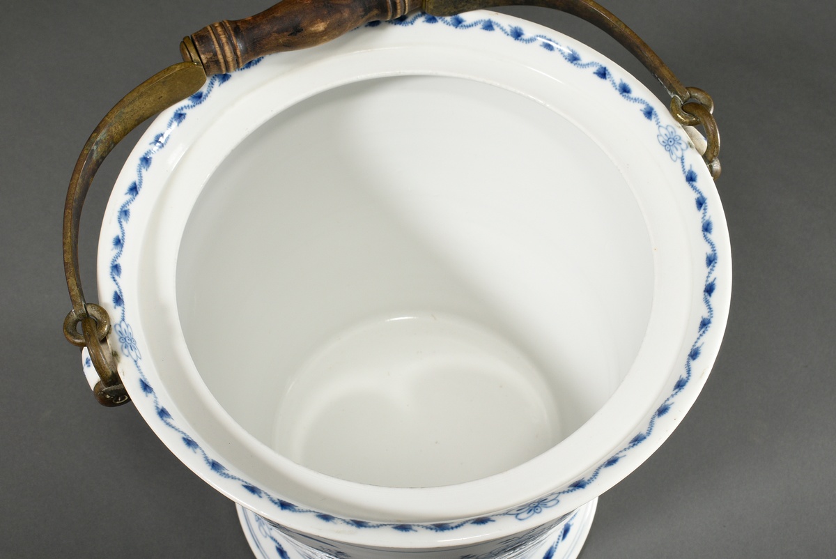 Large Meissen water bucket "Onion pattern" with brass handle and wooden handle, model no.: G192, bo - Image 5 of 8