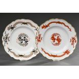 2 Diverse Meissen Speiseteller "Hofdrache" in schwarz und korallenrot mit Goldstaffage, 1924-1934, 