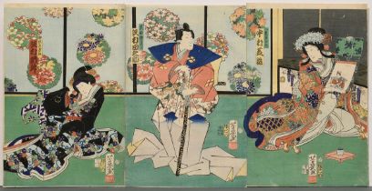 Utagawa Yoshiku (1883-1904) "Kabuki Szene vor Stellschirm mit herbstlichen Blüten", Farbholzschnitt