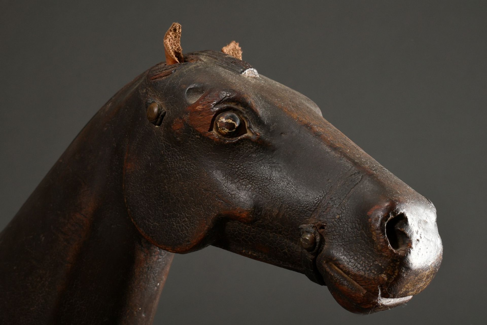 Zeichenmodell "Galoppierendes Pferd", Holz gefasst mit Leder Ohren und Resten der Trense, 19.Jh., 4 - Bild 7 aus 20
