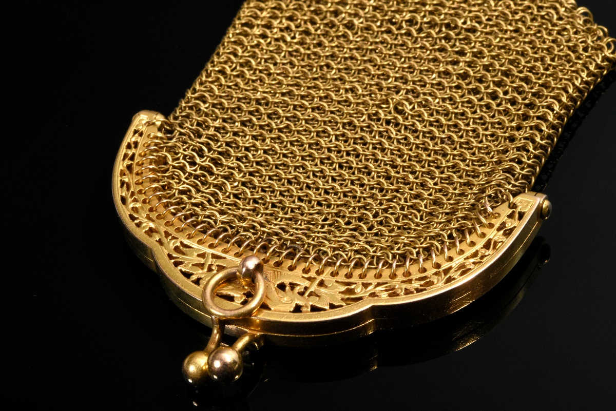 Small yellow gold 750 purse in mesh design with 2 inner compartments and engraved bows, France 2nd  - Image 3 of 3