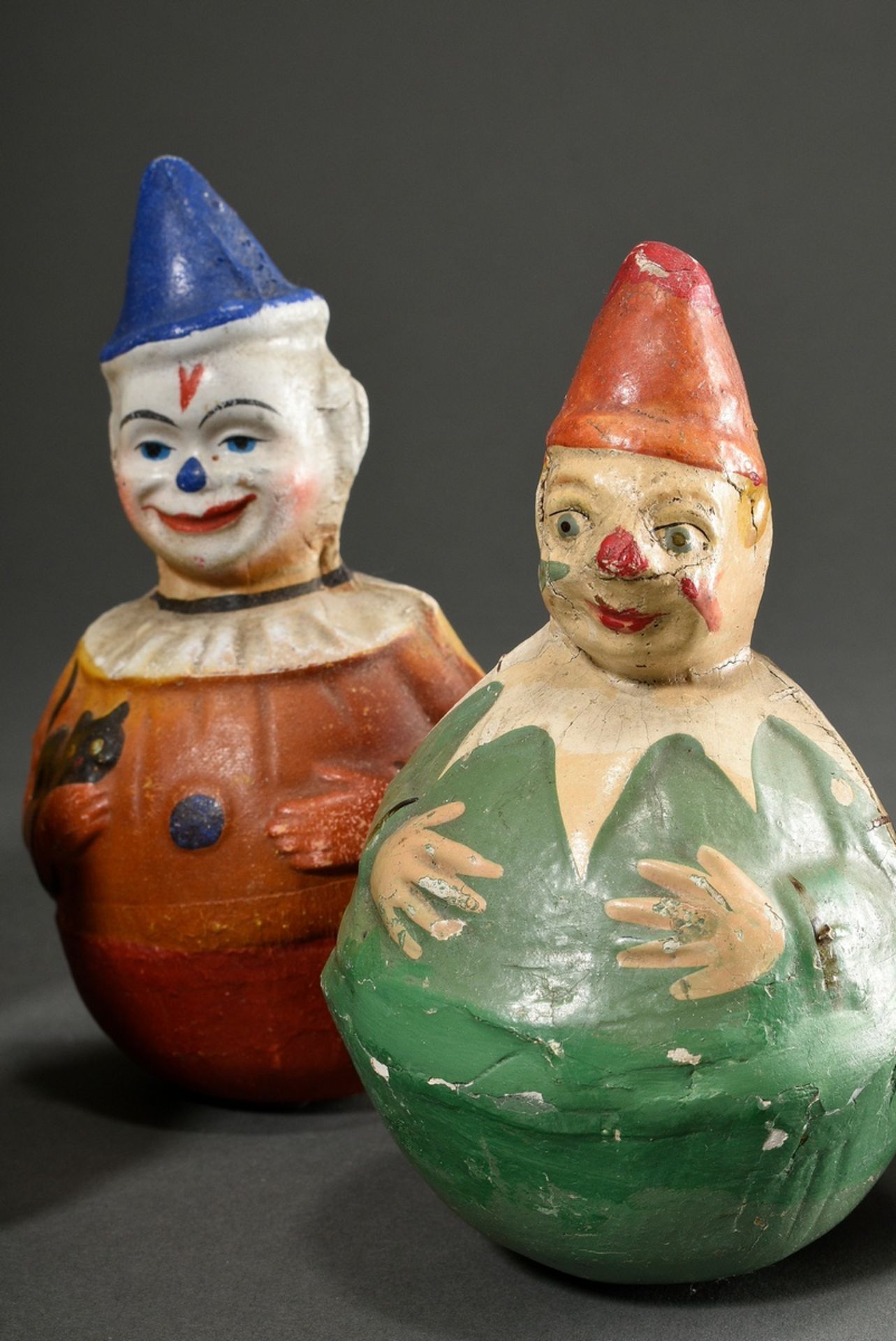 5 Diverse "Steh-Auf-Clowns", Papiermaché farbig bemalt und gespritzt, H. 12-22cm, stark bespielt, 1 - Bild 4 aus 5