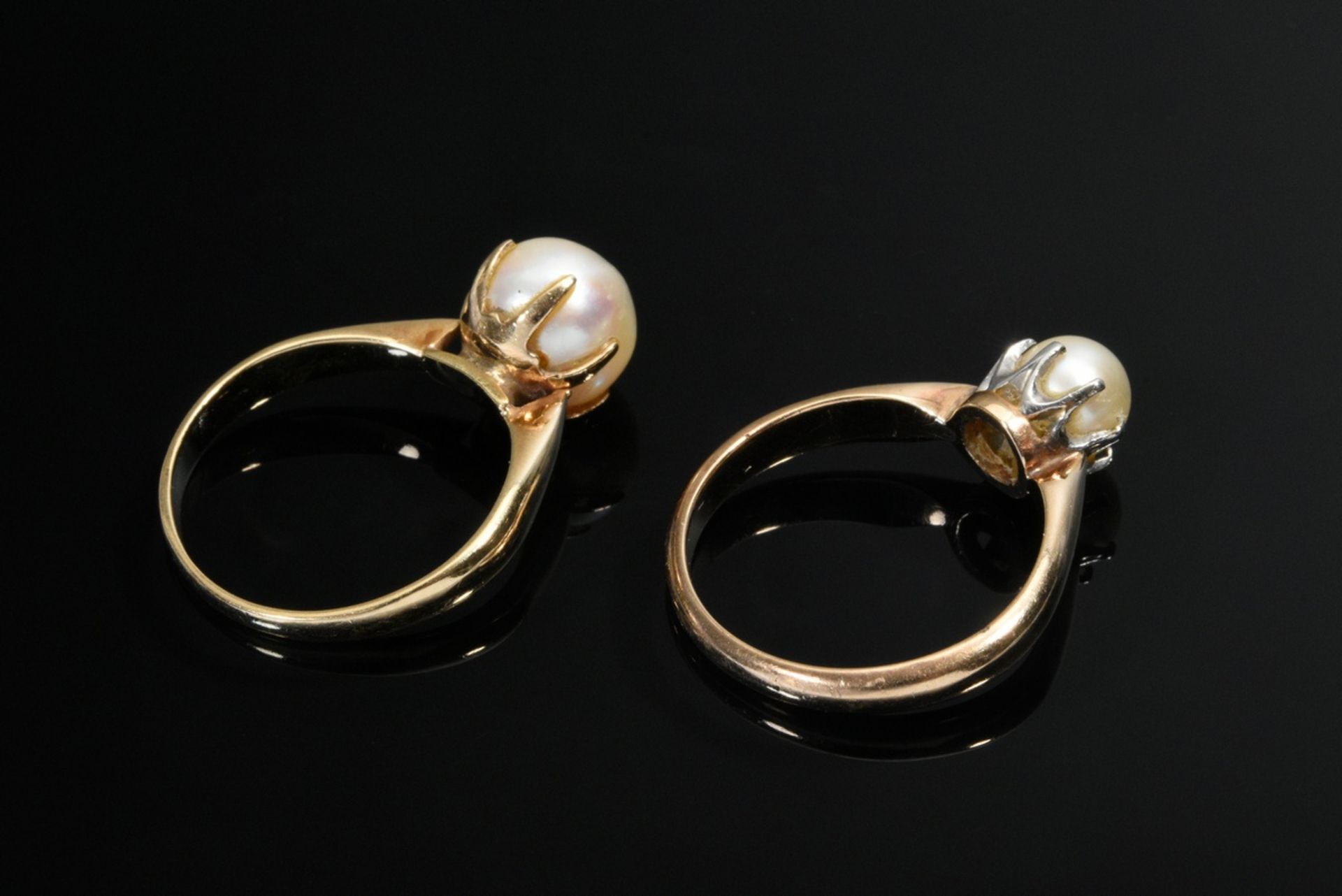 2 Various yellow gold 585 cultured pearl rings: 1x (Ø 9.1mm, size 56) and 1x with white gold crown  - Image 2 of 2