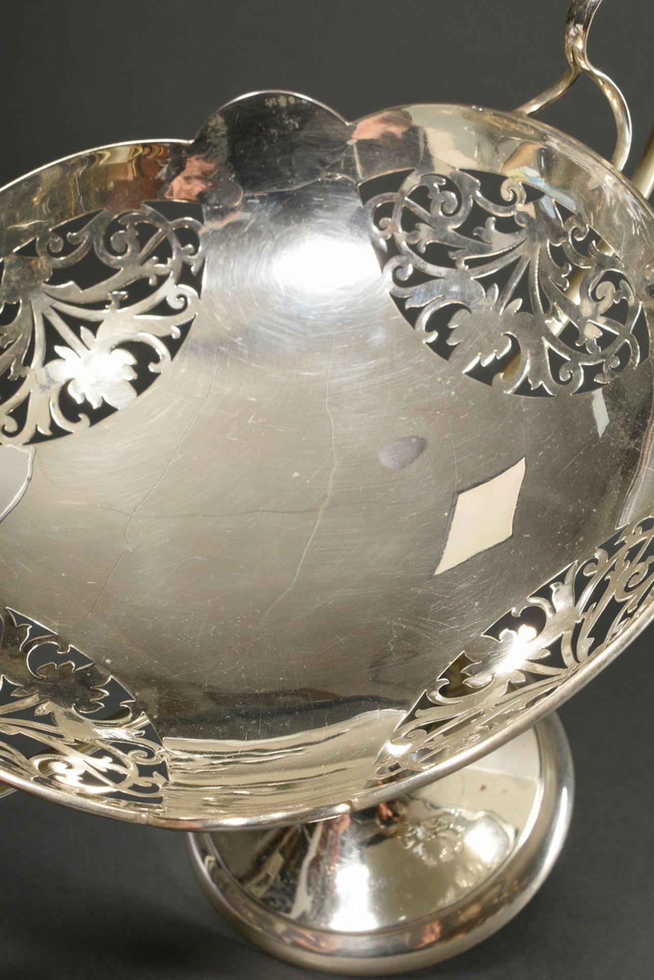 Elegant confectionery centrepiece, floral openwork and protruding handles, MM: Garrard & Co Ltd, Lo - Image 2 of 6