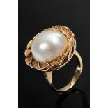 Classic handcrafted yellow gold 585 ring with mabé pearl (Ø 15mm) in a leaf ring, 11g, size 52