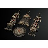 4 Various pieces of Tajik jewelry, consisting of: openwork disc (Ø 8cm), triangular pendant (l. 15c