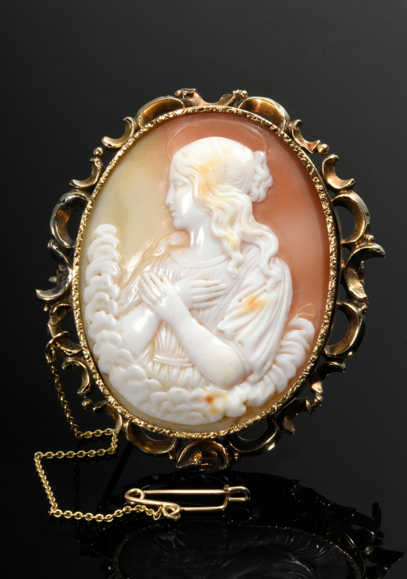 Antique shell cameo needle "Holy Virgin" in rose gold 585 setting, 16.5g, 5.7x4.6cm, verso monogram