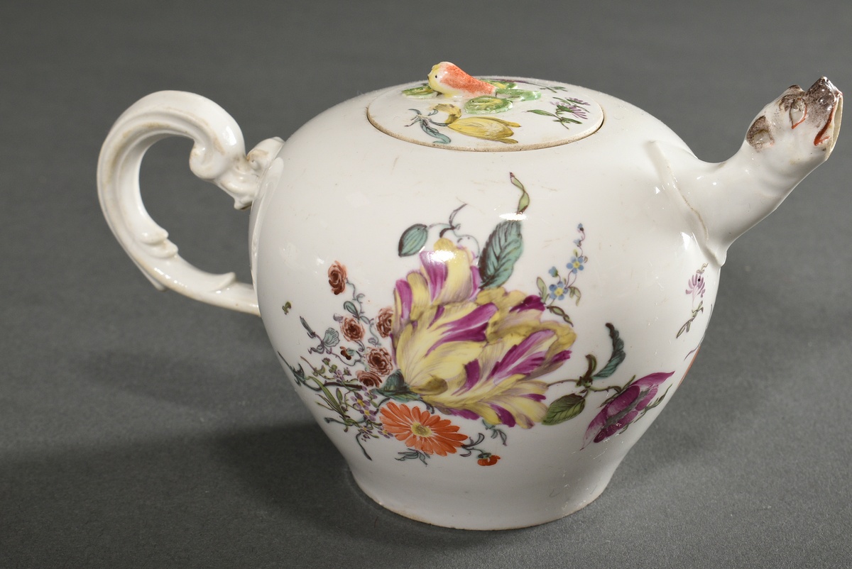 8 Various early porcelain pieces with fine polychrome flower painting, 1st half 18th c., consisting - Image 17 of 25