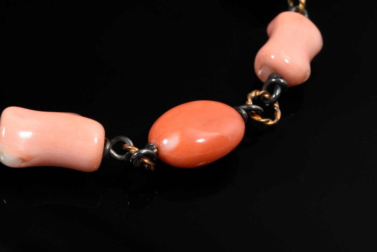 Bracelet with alternating coral branches and blackened silver links and ball clasp with applied 750 - Image 3 of 3