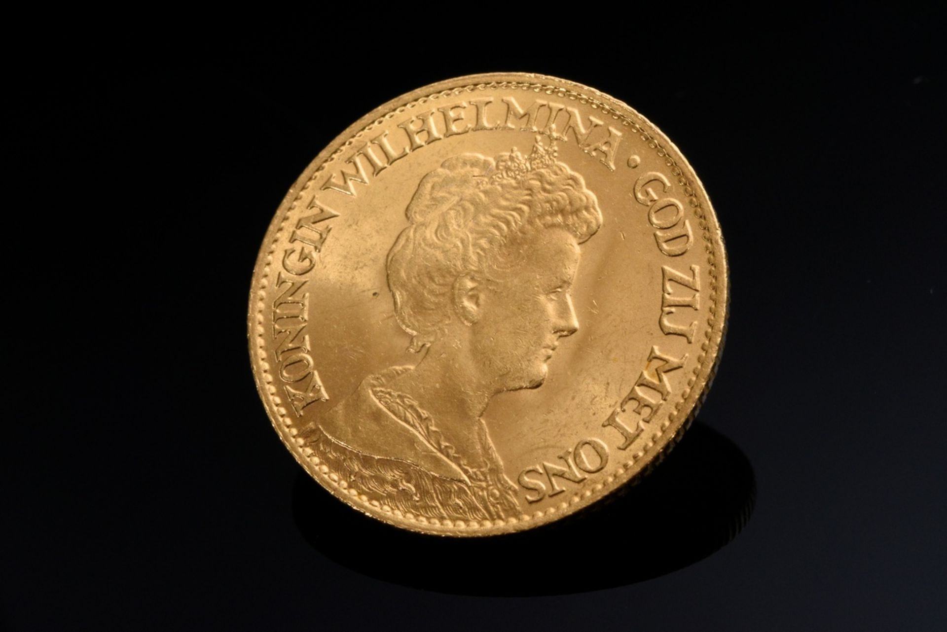 2 Diverse Münzen: 1 Gelbgold 900 „10 Gulden Münze Königin Wilhelmina, Niederlande, 1917“ (6,72g, Ø  - Bild 2 aus 5