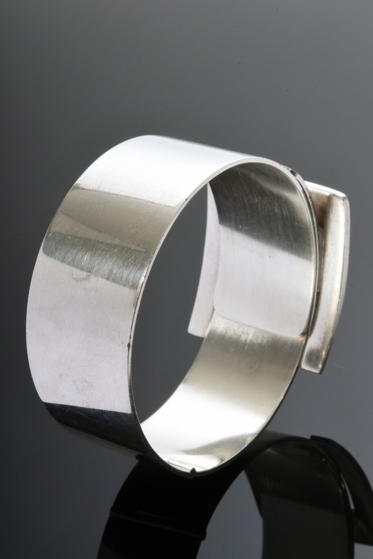 Danish silver 925 bangle in belt form with hinged clasp, mark: Anton Michelsen, marked: Oro, Ø 6cm, - Image 2 of 3