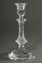 Oktogonaler Baccarat Kristall Leuchter mit facettiertem Balusterschaft, Boden sign., H. 22cm, min.