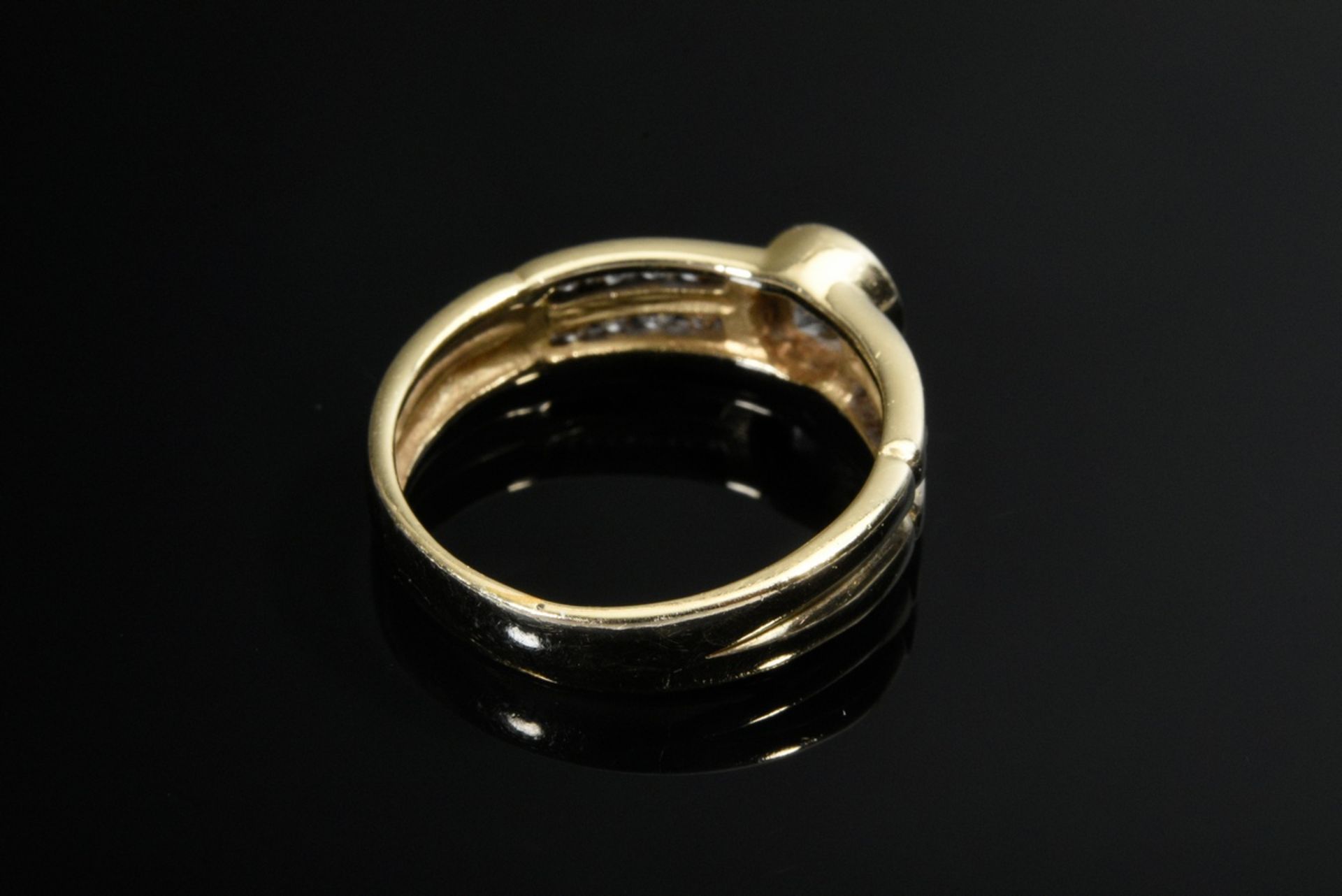 Gelbgold 585 Ring mit Brillanten (zus. ca. 0.75ct/Mittelstein P2, kleiner Besatz P1-2/W-TCR), 4g, G - Bild 4 aus 4