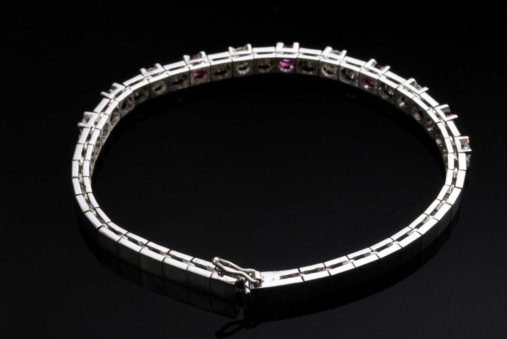 Satin-finished 750 white gold bracelet with alternating rubies (total approx. 0.50ct) and brilliant - Image 3 of 4