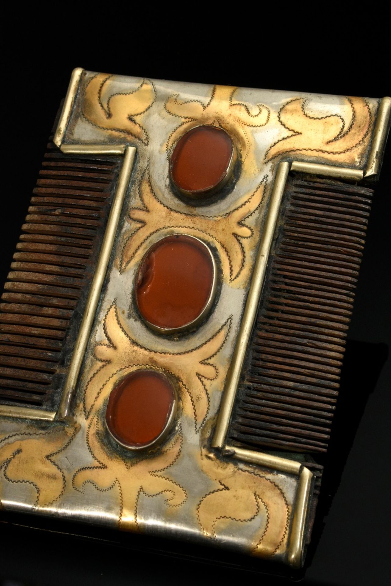 2 Pieces Tekke Turkmen comb and "Asyk" pendant, vegetal fire-gilt silver with carnelian, glass plat - Image 3 of 4