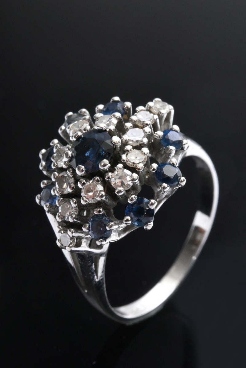 3 pieces of white gold 585 jewellery with sapphires and diamonds, circa 1970: pair of flower stud e - Image 2 of 5