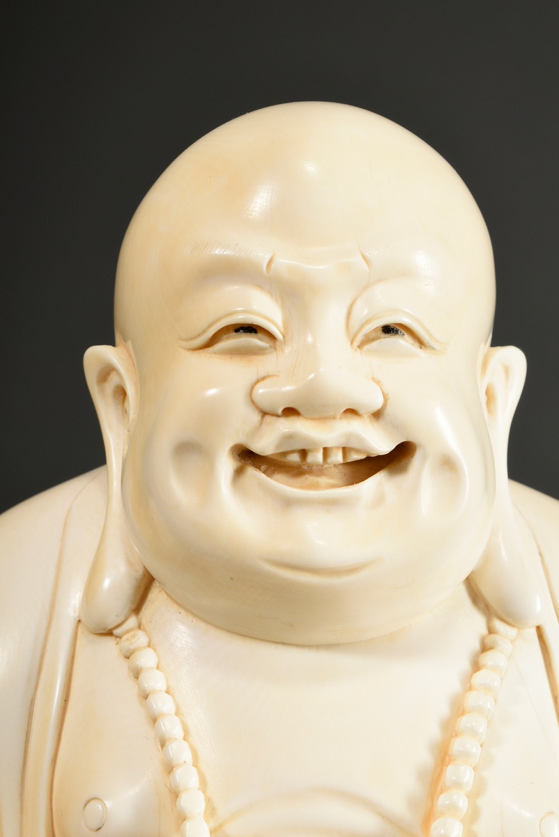 Large ivory carving ‘Head of Guanyin’ with openwork crown and depiction of Buddha with two adorants - Image 2 of 10