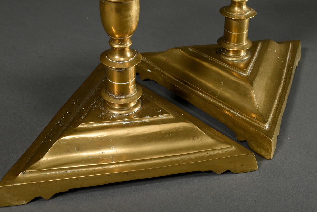 Pair of large yellow cast iron Heemskerk candlesticks with baluster stem and wide drip pans on a ra - Image 4 of 6