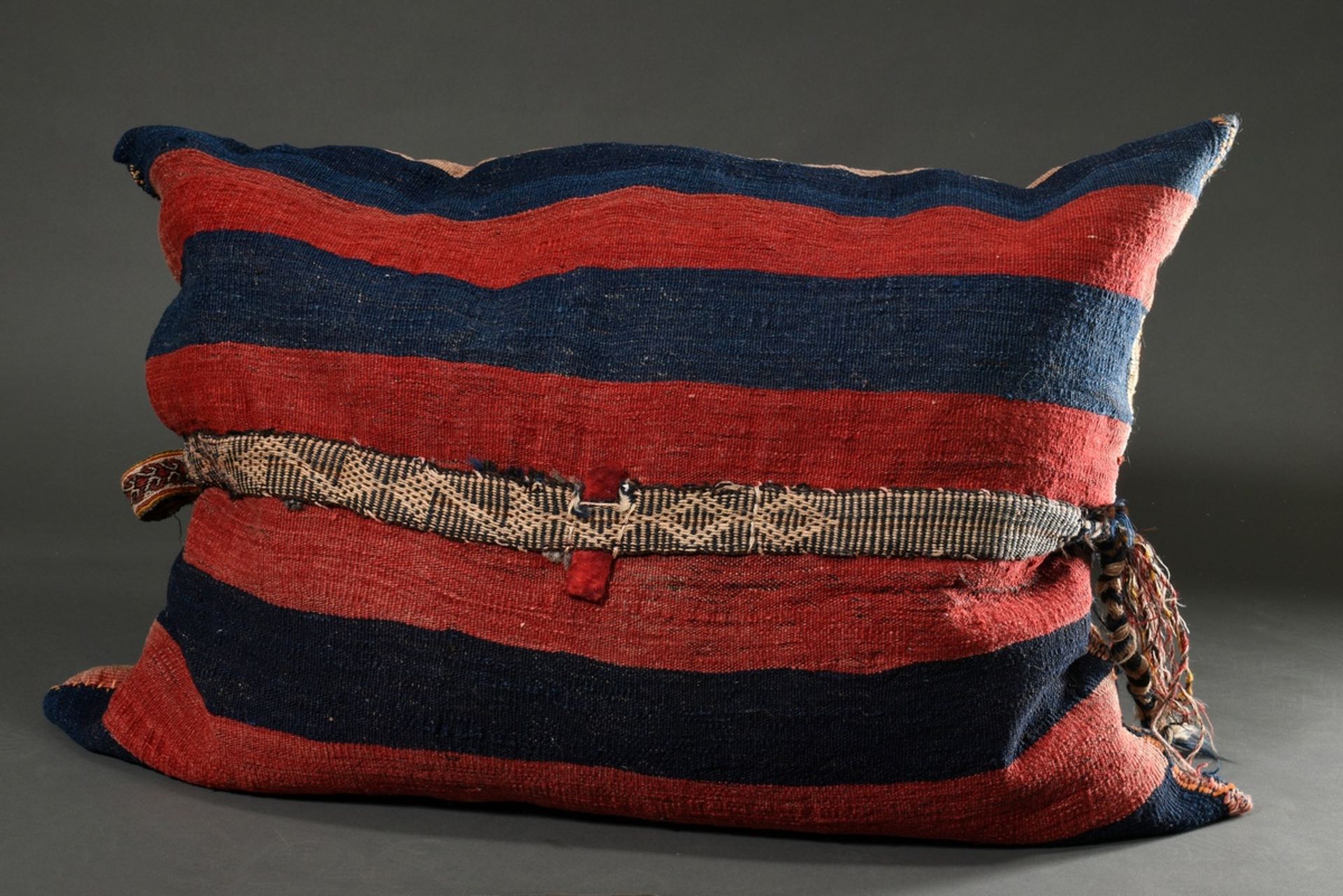 2 Various large decorative Kelim cushions with graphic pattern made of camel bag and hanging fragme - Image 4 of 4