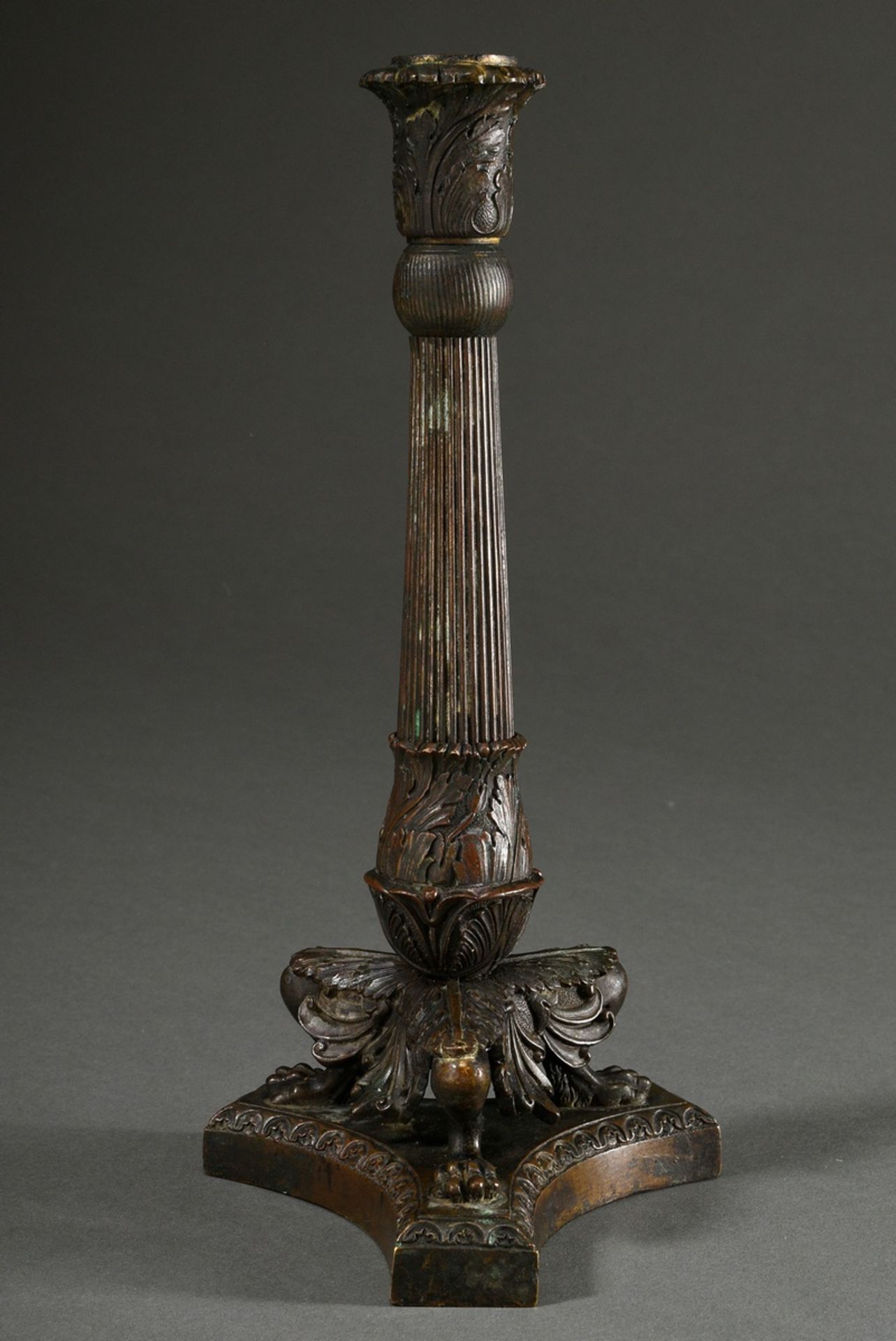 Empire chandelier in antique style on 3 paw feet with acanthus friezes and aprons and fluted shaft, - Image 2 of 5