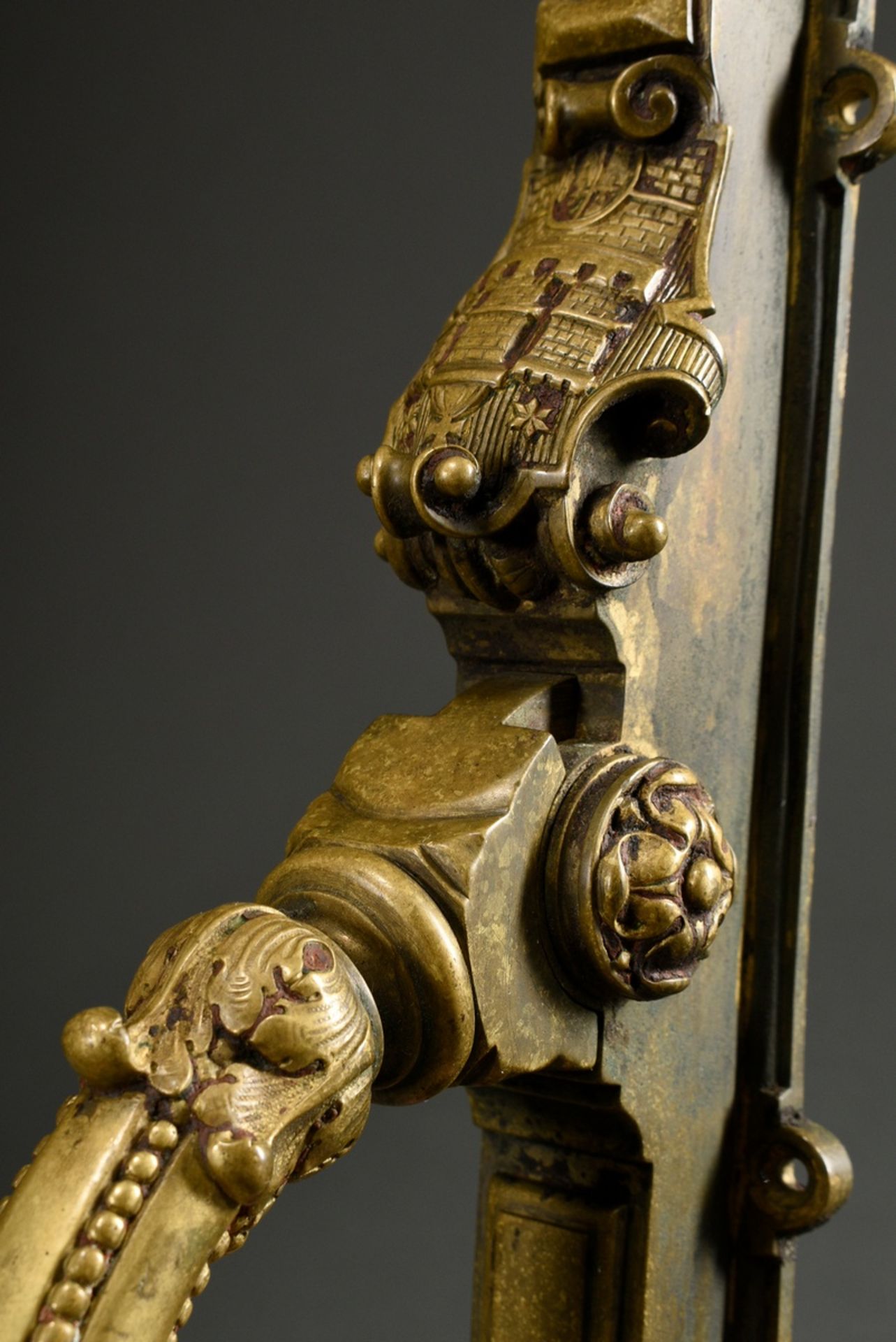 Heavy bronze handle with semi-plasticised Hamburg coat of arms, leaf volutes and rosettes, around 1 - Image 5 of 7