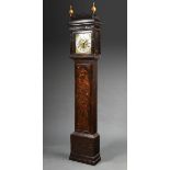William and Mary grandfather clock by Alexander Hewitt (* 1671) in a plain case with lateral column