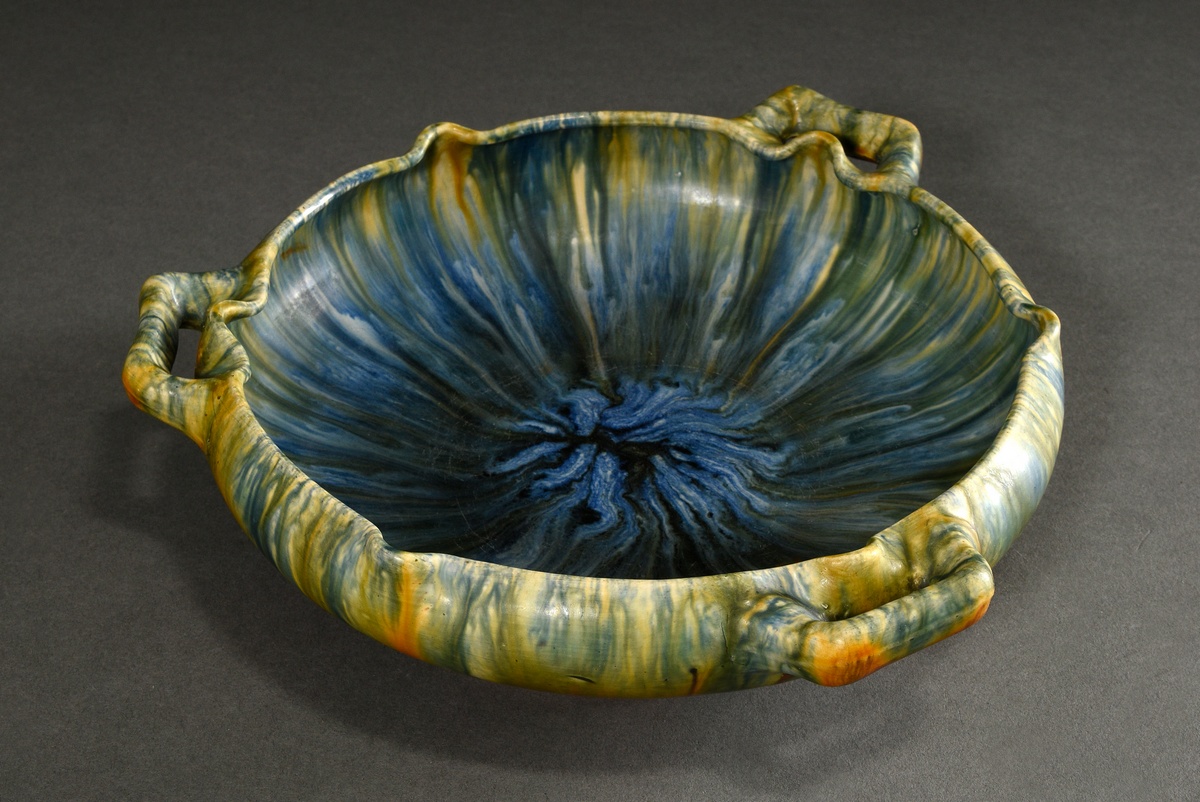 Bowl with hexagonal wavy rim and 3 angular handles, ceramic with blue-yellow gradient glaze, 1913-1