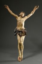 Geschnitzter Corpus Christi im 3-Nagel-Typus mit weit nach oben gestreckten Armen und nach hinten g