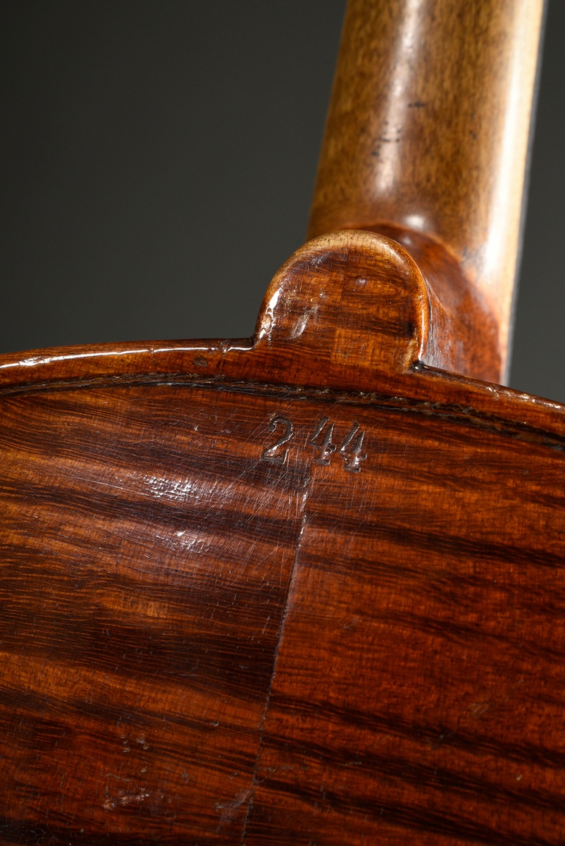 Deutsche Geige, wohl Sachsen um 1900, ohne Zettel, geteilter und geflammter Boden, spielbar, L. 59, - Bild 5 aus 13