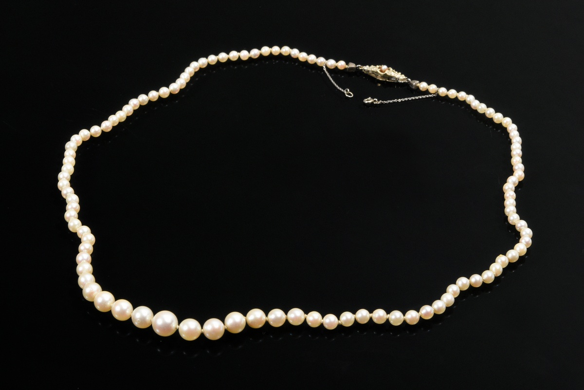 Gradient cultured pearl necklace with yellow gold 585 clasp, 17.7g, l. 58cm, Ø 3.4-8.2mm