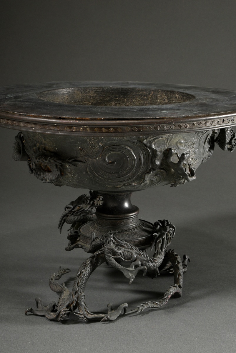 Three-part incense burner with sculpted dragon at the foot and on the wall, signed watakumo chûzo 渡 - Image 4 of 12