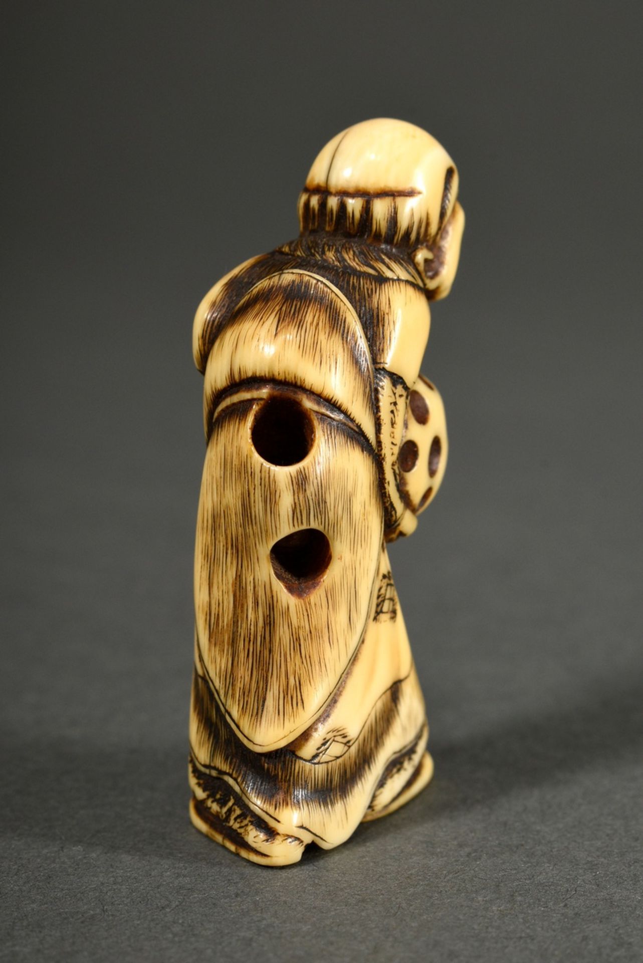 Ivory netsuke "Standing man with miracle ball", approx. 1900, beautiful patina, h. 5.5cm, crack, pe - Image 3 of 5