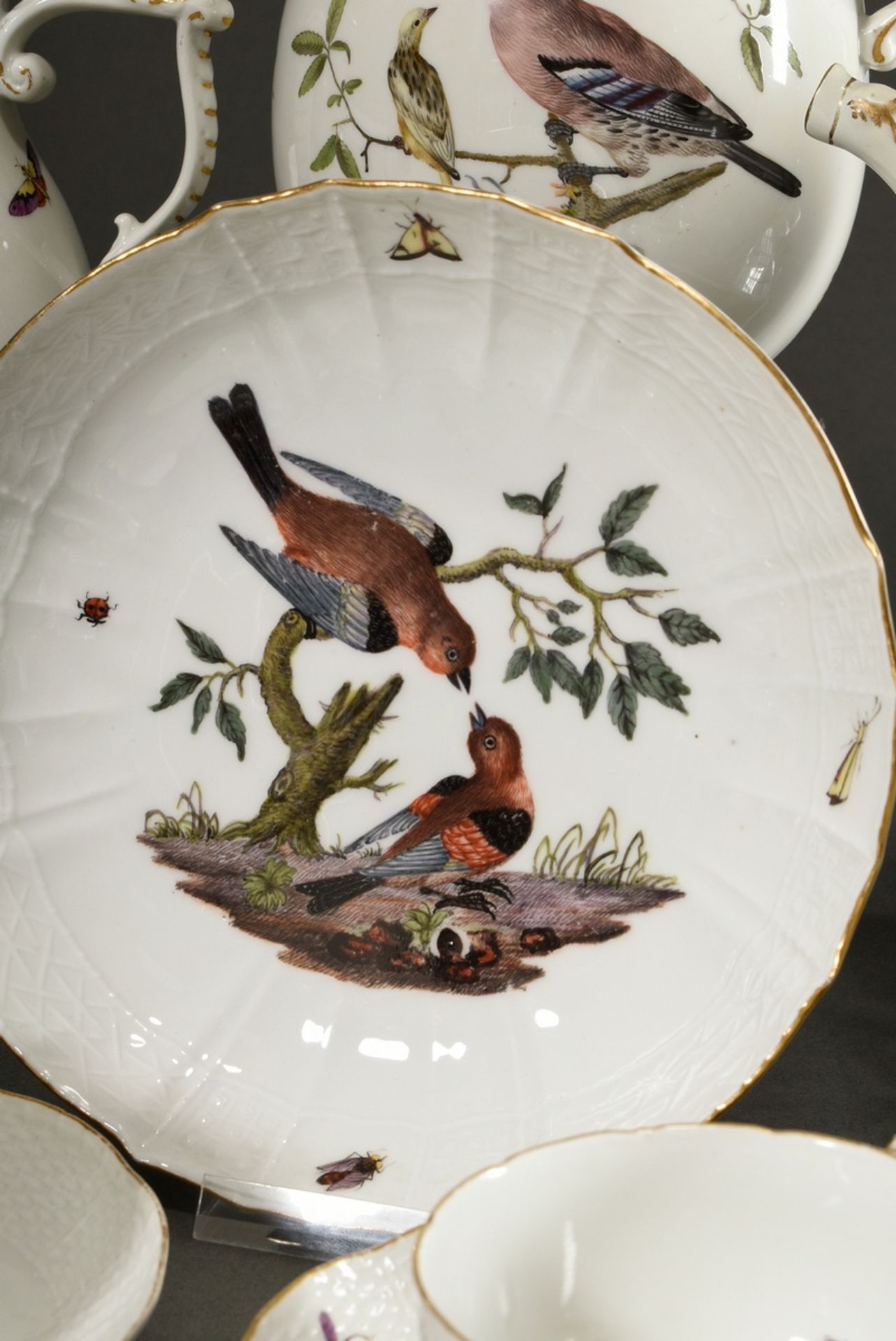 21 Teile Meissen Service mit polychromer „Vogel und Insekten“ Malerei auf Ozier Relief, um 1750, be - Bild 6 aus 27