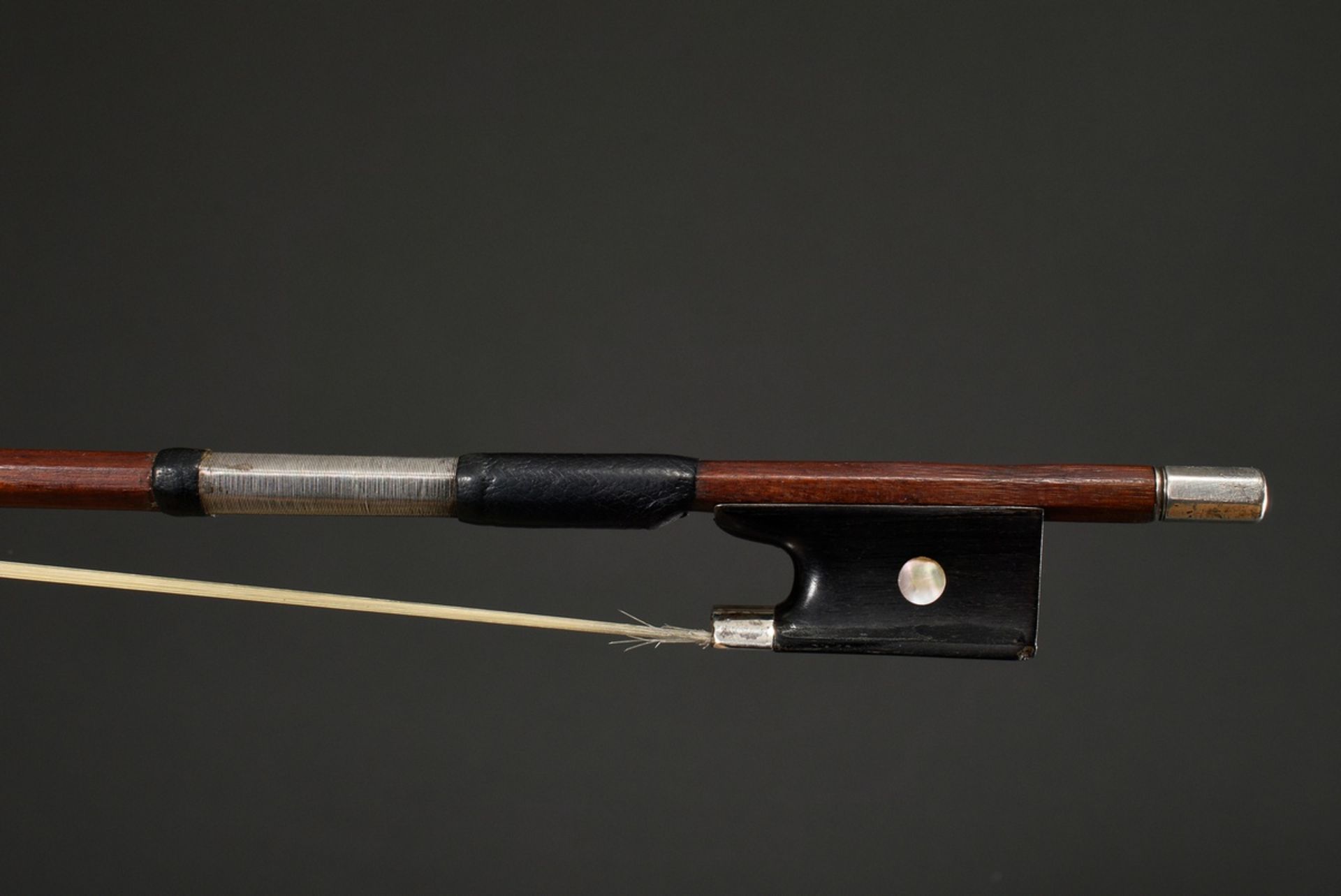 Meister Geigen Bogen, wohl Sachsen 1. Hälfte 20.Jh., ohne Brandstempel, oktogonale in runde Fernamb - Bild 2 aus 10