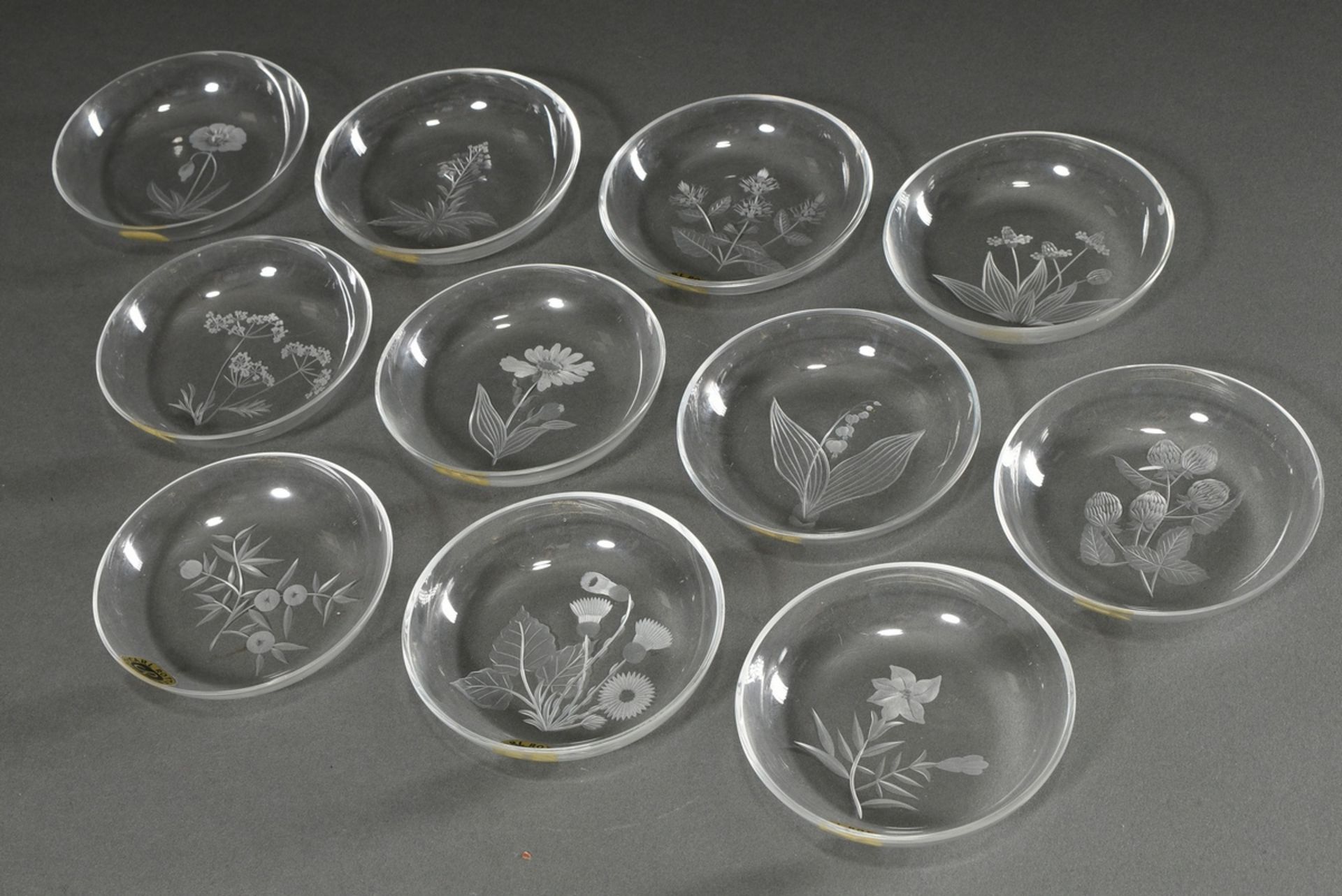 11 Rotter Schälchen, farbloses Glas mit eingeschliffenen "Blüten und Blumen", alle mit Original Lab - Bild 3 aus 4