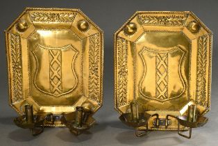 Paar oktogonale Messing Blaker mit getriebenem Dekor und Wappen von Amsterdam sowie je 2 einsteckba