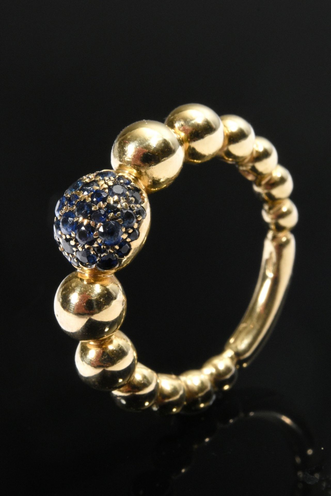 Gradient yellow gold 750 ball ring with central sapphire pavé (approx. 0.35ct), 7g, size 54, 1 ston - Image 2 of 4