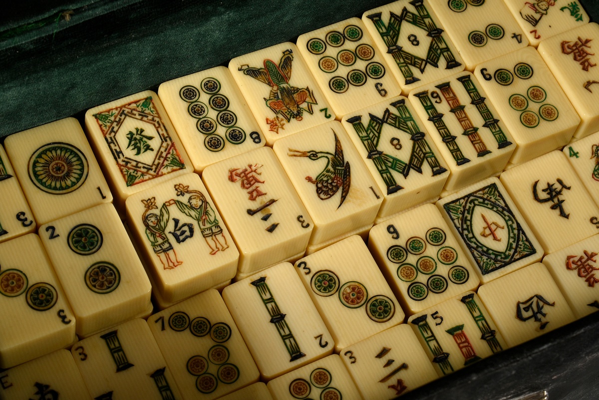 Mahjong game in velvet-lined leather case with bamboo-bakelite tiles, sticks and dice, complete, ea - Image 5 of 7