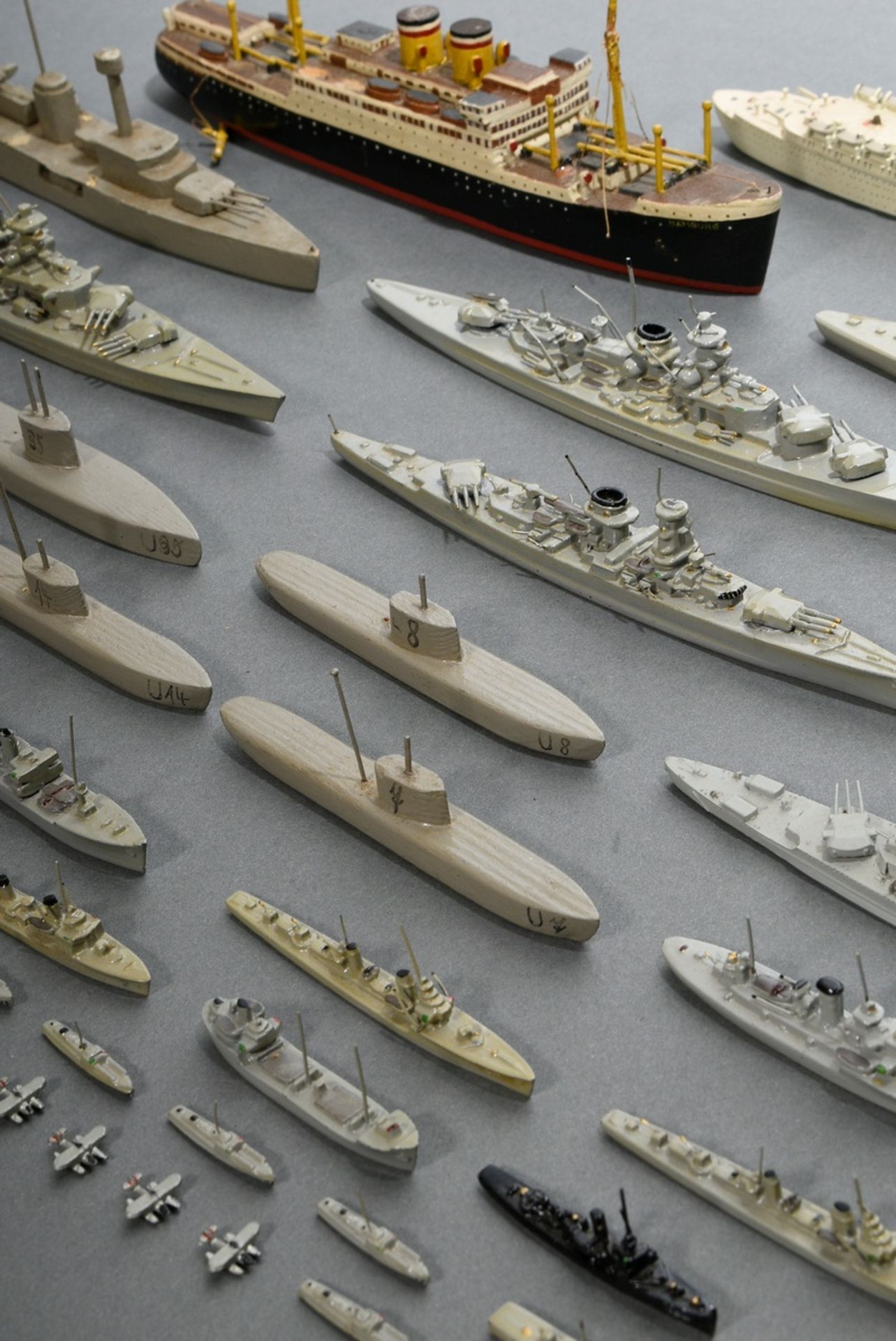 66 Wiking-Schiffsmodelle, z.T. in Originalschachtel, bestehend aus: 15 Modellboote (3x "Gneisenau S - Bild 4 aus 19